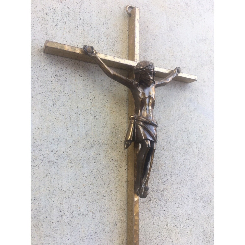 Vintage Hanging Crucifix Wall Cross Hammered Brass Tone Metal Religious‎ Jesus